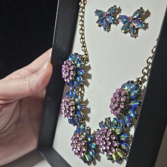 **Final Sale** K&M Accessories Costume Jewelry Necklace Earrings Box Set - Picture 2 of 11